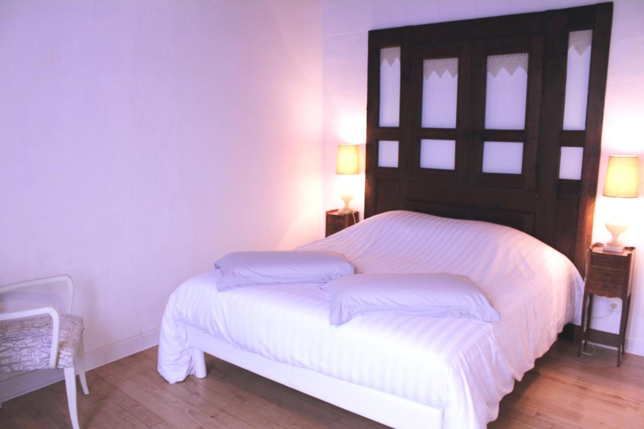Saint-Michel-de-Montaigne Relais De La Renaissance Bed & Breakfast エクステリア 写真