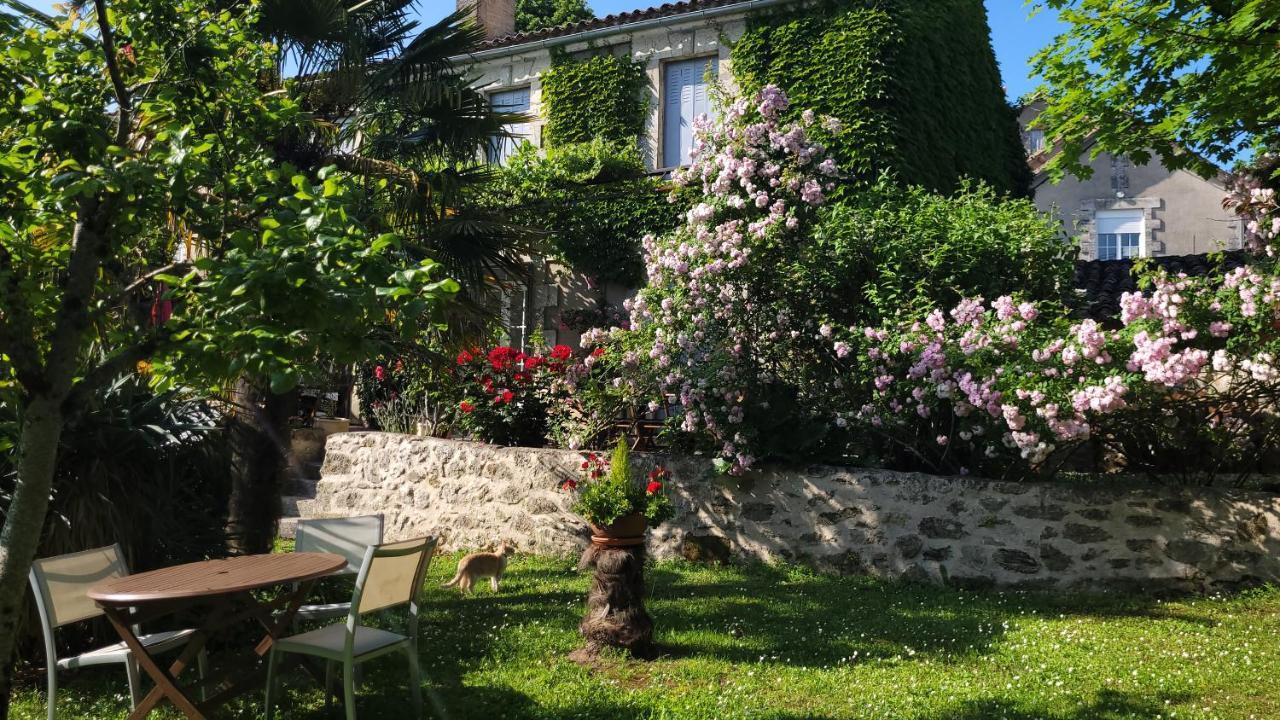Saint-Michel-de-Montaigne Relais De La Renaissance Bed & Breakfast エクステリア 写真
